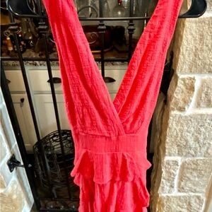 Beautiful summer dress. Never worn.